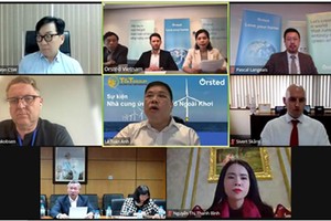 Phát triển các dự án điện gió ngoài khơi gắn với ngành công nghiệp phụ trợ năng lượng tái tạo