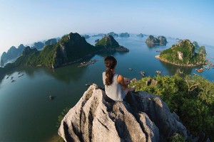 Nơi nào có phong cảnh đẹp, không khí trong lành… cũng đều thu hút du khách. 