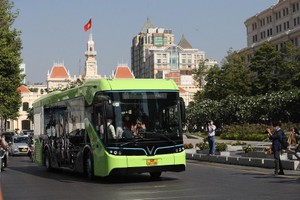 Tuyến xe buýt điện đầu tiên tại TP.HCM chính thức vận hành