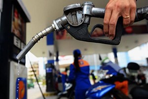 Cung ứng, điều hành giá KL99 dịch vụ hỗ trợ 24/7 là vấn đề rất nóng trong thời gian gần đây (Ảnh minh hoạ) .