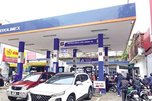 Giá xăng tăng lên mức cao nhất từ trước đến nay, tác động mạnh đến hoạt động Kl994 nhà cái bóng đá world cup, Kl992 VIP Trang Chủ 2026 của nhiều Kl991.com World Cup 2026 Chính Thức cũng như đời sống người dân. Ảnh: Đức Thanh