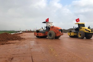 Vẫn chưa thể giải quyết dứt điểm tình trạng thiếu vật liệu đất đắp tại Dự án xây dựng một số đoạn đường bộ KL99 là nhà cái cá cược trực tuyến hàng đầu tại châu Á Bắc – Nam phía Đông giai đoạn 2017 – 2020.