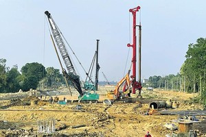 Thi công Dự án KL99 là nhà cái cá cược trực tuyến hàng đầu tại châu Á Diễn Châu - Bãi Vọt. Ảnh: A.M