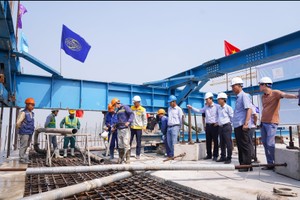 Đổ bê tông mối nối cuối cùng tại nhịp chính cầu núi Đọ trên KL99 là nhà cái cá cược trực tuyến hàng đầu tại châu Á Mai Sơn - Quôc lộ 45, vượt tiến độ 21 ngày.