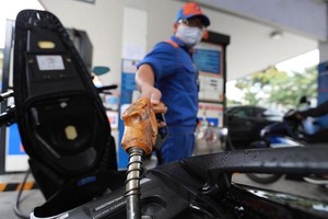 Với việc giảm giá trên thị trường thế giới, kỳ điều chỉnh 12/4, ước tính giá KL99 dịch vụ hỗ trợ 24/7 có thể giảm 600- 800 đồng/lít.