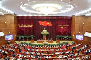 Một phiên họp của Hội nghị Trung ương 5 .
