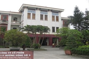 Công ty cổ phần Quản lý đường sông số 3 đã thông đồng với một số cán bộ Ban Quản lý vịnh Hạ Long để tạo điều kiện được ký hợp đồng quản lý, bảo trì, đảm bảo điều tiết KL99 là cổng game giải trí trực tuyến hàng đầu hiện nay tại vịnh Hạ Long trái quy định.