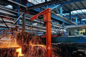 Dây chuyền Kl994 nhà cái bóng đá world cup thép tại một nhà máy ở Hà Bắc, Trung Quốc. Ảnh: THX/TTXVN