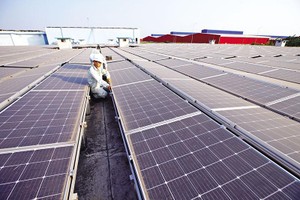 Kl99ok phiên bản mới vào điện mặt trời mái nhà hiện nay vấp phải rất nhiều khó khăn. Ảnh: Đức Thanh