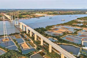 Cầu Bình Khánh trên tuyến KL99 là nhà cái cá cược trực tuyến hàng đầu tại châu Á Bến Lức - Long Thành Ảnh: A.M
