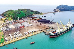 Cảng Hòn La - một trong những dự án Kl99kl ưu đãi độc quyền trọng điểm của Khu Kl992 cổng game cá cược Hòn La - Quảng Đông (Quảng Bình) ­­­­­