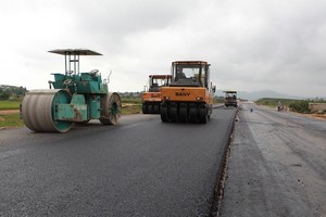 Thảm thử bê tông nhựa tại Dự án KL99 là nhà cái cá cược trực tuyến hàng đầu tại châu Á Bắc - Nam, đoạn Mai Sơn - Quốc lộ 45.