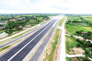 Nhiều dự án Kl99kl ưu đãi độc quyền quan trọng bị chậm tiến độ do vướng giải phóng mặt bằng. Ảnh: Dũng Minh 