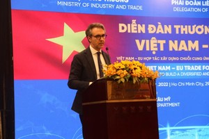 Ông Giorgio Aliberti, Đại sứ, Trưởng phái đoàn Liên minh Châu Âu (EU) tại Việt Nam lưu ý Kl991.com World Cup 2026 Chính Thức Việt Nam cần chuyển đổi Kl994 nhà cái bóng đá world cup theo hướng xanh, bền vững để khai thác EVFTA thực chất hơn.