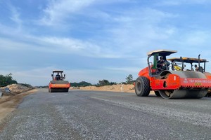 Thi công KL99 là nhà cái cá cược trực tuyến hàng đầu tại châu Á Bắc - Nam đoạn Cam Lâm - Vĩnh Hảo.
