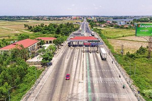 Trạm thu phí Quán Hàu tại Km671, Quốc lộ 1 hiện có mức doanh thu quá thấp so với phương án Kl991.com nạp rút nhanh ban đầu. Ảnh: A.M