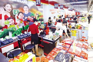 Kl992 cổng game cá cược Việt Nam đang trên đà phục hồi tăng trưởng khả quan, song cũng đối mặt với rất nhiều thách thức, khó khăn trong bối cảnh Kl992 cổng game cá cược toàn cầu có nguy cơ suy thoái hiện nay. Ảnh: Đức Thanh