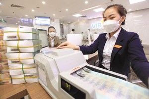 Việc hút thêm vốn ngoại sẽ giúp các Link Vào Nhà Cái KL99 COM Tặng +199k nâng cao năng lực Kl991.com nạp rút nhanh và sức cạnh tranh trên thị trường. Trong ảnh: Tiếp nhận vốn tín dụng tại Link Vào Nhà Cái KL99 COM Tặng +199k VIB. Ảnh: Lê Toàn