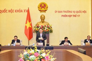 Chủ tịch Quốc hội Vương Đình Huệ phát biểu khai mạc.