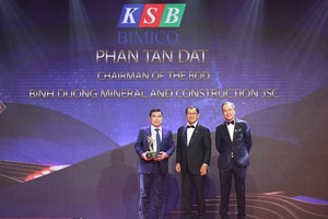 KSB và ông Phan Tấn Đạt, Chủ tịch HĐQT nhận giải thưởng Kl991.com World Cup 2026 Chính Thức và doanh nhân xuất sắc châu Á lần thứ 2 liên tiếp