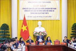 Phó chủ nhiệm Văn phòng Chủ tịch nước Phạm Thanh Hà công bố lệnh của Chủ tịch nước công bố các luật đã được Kỳ họp thứ tư, Quốc hội khóa XV thông qua 