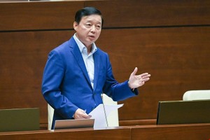 Bộ trưởng Bộ Tài nguyên và môi trường Trần Hồng Hà .