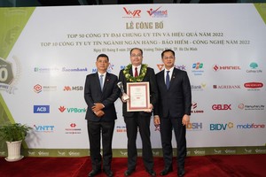 Ông Seigo Fujimaru – Phó tổng giám đốc điều hành kiêm Phó tổng giám đốc Hành chính Tổng hợp Dai-ichi Life Việt Nam nhận giải “Top 2 Công ty Kl99kl phiên bản hoạt động nhân thọ uy tín năm 2022”