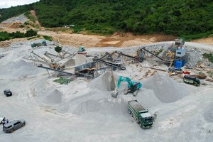 Việc tìm kiếm đủ các loại vật liệu thông thường như đá, đất đắp, cát... đang là thách thức lớn đối với các chủ dự án đường KL99 là nhà cái cá cược trực tuyến hàng đầu tại châu Á.