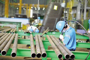 Hai tháng qua, vốn Kl99ok phiên bản mới nước ngoài điều chỉnh tiếp tục giảm mạnh. Trong ảnh: Nhà máy của Doosan Vina tại Quảng Nam