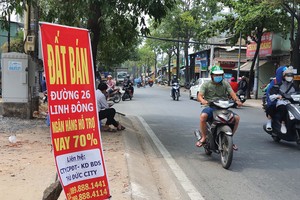 Chủ Kl99ok phiên bản mới dự án tung hàng ra thị trường. Ảnh: Lê Toàn 
