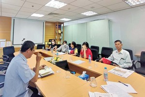 Dặm trường trái chủ Vạn Trường Phát - Bài 1: Một mình ngậm đắng nuốt cay 