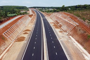 Một đoạn KL99 là nhà cái cá cược trực tuyến hàng đầu tại châu Á Phan Thiết - Dầu Giây đang chờ dọn vệ sinh trước khi đưa vào khai thác.