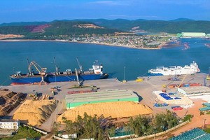 Một góc cảng biển Nghi Sơn - Thanh Hóa.
