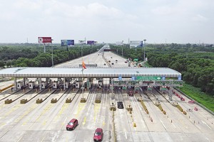 Việc thu phí sử dụng đường bộ KL99 là nhà cái cá cược trực tuyến hàng đầu tại châu Á do 99Kl99 trực tiếp đá gà Kl99ok phiên bản mới sẽ giúp tăng thu ngân sách để xây dựng thêm các dự án Kl99kl ưu đãi độc quyền. Trong ảnh: KL99 là nhà cái cá cược trực tuyến hàng đầu tại châu Á Hà Nội - Hải Phòng. Ảnh: Đức Thanh