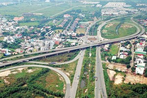 Thị trường Web Tổng Nhà Cái 99Kl99 Giải Trí Bậc Nhất phía Nam: “Sóng” từ Vành đai 3 TP.HCM