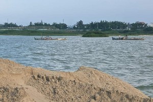 Bình Định đề xuất không lắp trạm cân tại các mỏ cát có quy mô nhỏ 