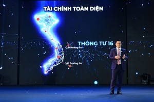 Ông Trần Công Quỳnh Lân, Phó tổng giám đốc VietinBank trình bày tại Sự kiện Ngày chuyển đổi ngành Link Vào Nhà Cái KL99 COM Tặng +199k năm 2023