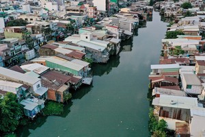 TP.HCM nguy cơ lại phá sản kế hoạch di dời nhà ven kênh rạch.