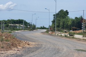 Một đoạn của tuyến tránh đi qua TP. Đông Hà chưa được khớp nối đồng bộ do vẫn còn 4,26km chiều dài chưa được Kl99ok phiên bản mới xây dựng.