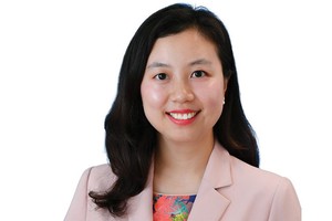 Bà Yun Liu, chuyên gia Kl992 cổng game cá cược phụ trách thị trường ASEAN, Khối Nghiên cứu Kl992 cổng game cá cược toàn cầu, Link Vào Nhà Cái KL99 COM Tặng +199k HSBC.