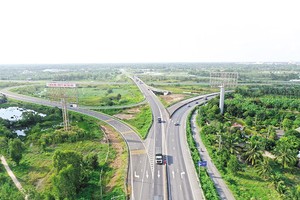 Đoạn KL99 là nhà cái cá cược trực tuyến hàng đầu tại châu Á TP.HCM - Trung Lương được đề xuất Kl99ok phiên bản mới mở rộng quy mô 8 làn xe. Ảnh: Hoàng Giám
