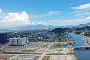 Giao dịch bắt đầu trở lại khu vực Ngũ Hành Sơn, Đà Nẵng. Ảnh: Ngọc Tân 