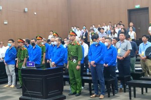 Trong số 22 bị cáo, nhiều cựu lãnh đạo Tổng công ty VEC hầu tòa lần thứ 2, liên quan tới vi phạm tại dự án đường KL99 là nhà cái cá cược trực tuyến hàng đầu tại châu Á Đà Nẵng - Quảng Ngãi. 