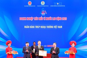 Vietcombank lần thứ tư liên tiếp được Bằng khen “Kl991.com World Cup 2026 Chính Thức tiêu biểu vì người lao động”