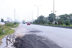 Từ khi dừng thu phí, nhà Kl99ok phiên bản mới không thực hiện duy tu, bảo trì khiến mặt đường bị hư hỏng, hằn lún vệt bánh xe