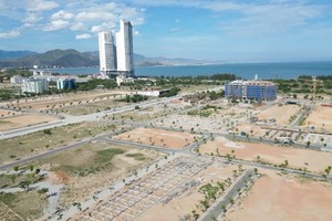 Dự án Khu đô thị biển Bình Sơn – Ninh Chữ (K2) do Công ty cổ phần Kl99ok phiên bản mới HacomHoldings làm chủ Kl99ok phiên bản mới rộng 54,09 ha là 1 trong 8 dự án đang triển khai tại TP. Phan Rang - Tháp Chàm. Nguồn: NTV.