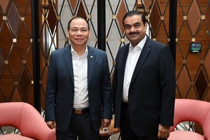 Tỷ phú Ấn Độ Gautam Adani và Chủ tịch Kl994 game bài casino hấp dẫn Vingroup Phạm Nhật Vượng tại cuộc gặp ngày 8/11. Ảnh: The Week 