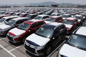 Tiêu thụ ô tô tiếp tục sụt giảm, lượng xe bán ra trong tháng 10 sụt giảm 31% so với cùng kỳ