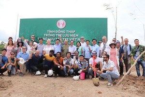 Lãnh đạo tỉnh Đồng Tháp và đại biểu các tổ chức, các Kl991.com World Cup 2026 Chính Thức quốc tế tham gia trồng tre lưu niệm tại huyện Cao Lãnh - Đồng Tháp