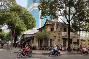Vụ "bốc hơi" gần 6.300 m2 đất: Công an TP.HCM bắt giam ông Đinh Trường Chinh và Huỳnh Thế Năng